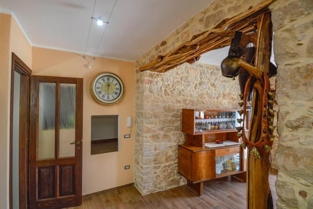 Appartamento Vista Incantevole Domm'E Orrosaria Baunei Bagian luar foto